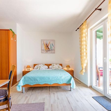 Mare-More Studio W Balcony And Beach Front And View Zadar Exterior foto